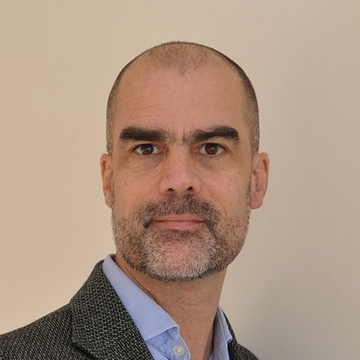 {{< var people.adevries.name >}}